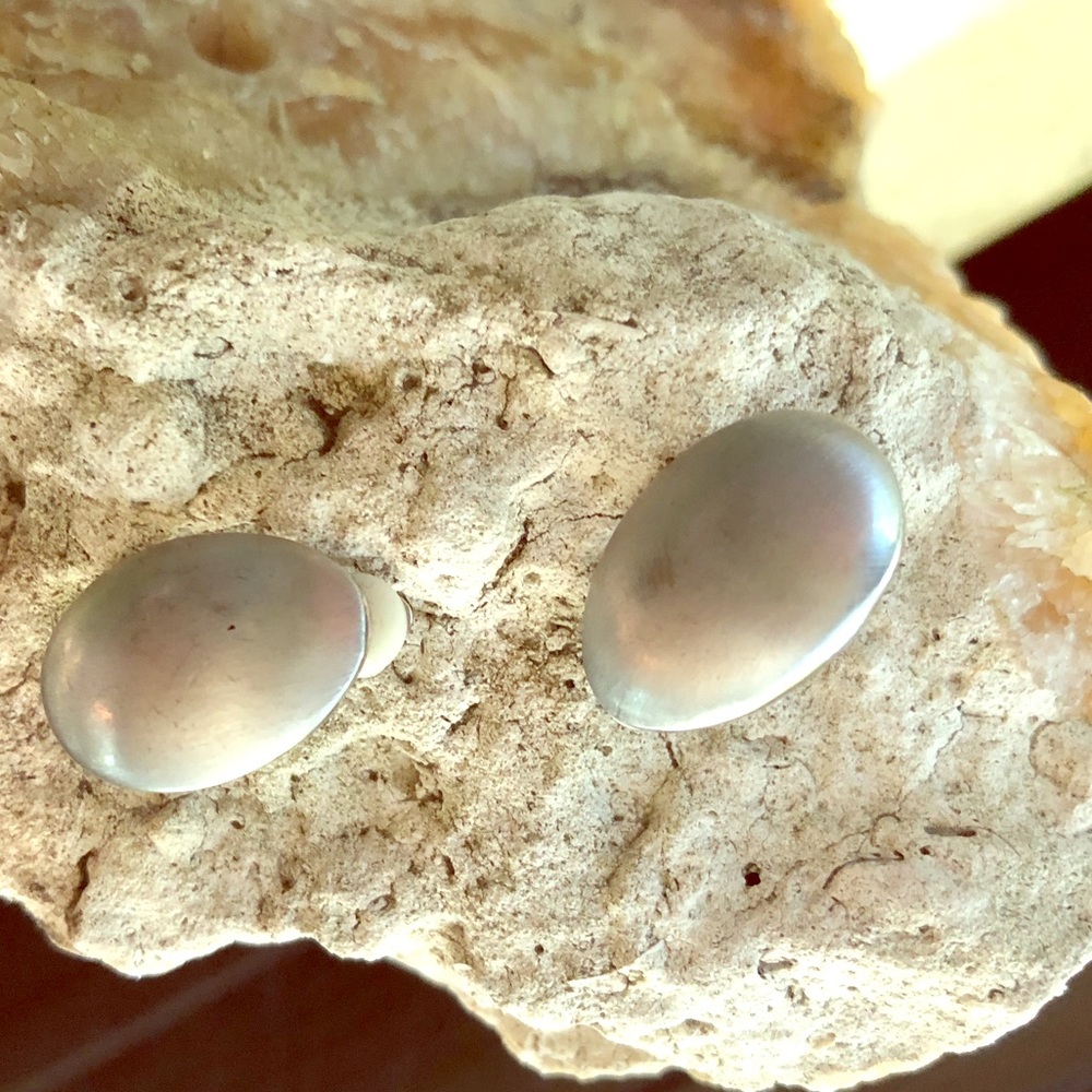 ❤️ Petite & pretty silver-tone clip-on earrings ❤️